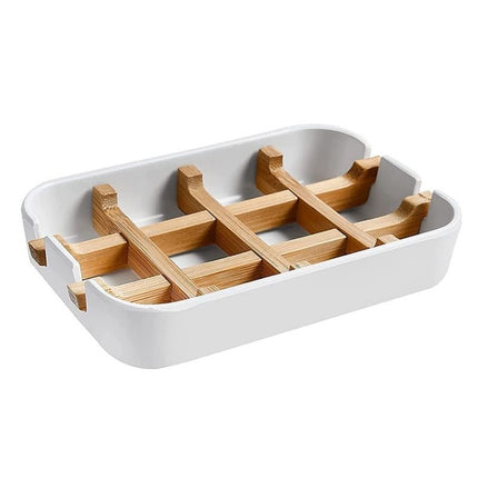 Weiße Seifenschale mit Bambuseinsatz