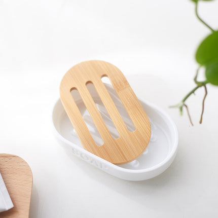 Weiße Seifenschale mit Bambus-Einsatz